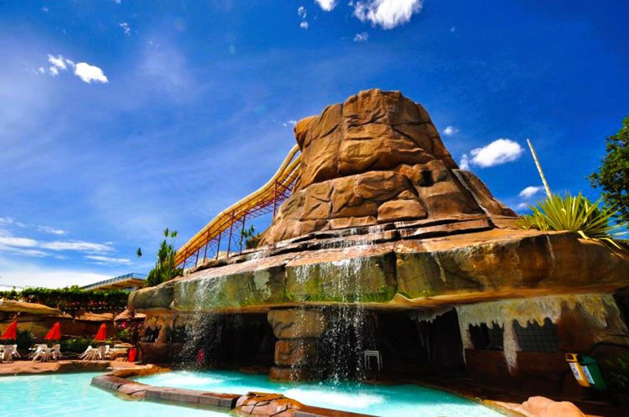 Piazza Diroma - Cortesia Park Diroma, Splash E Slide Caldas Novas