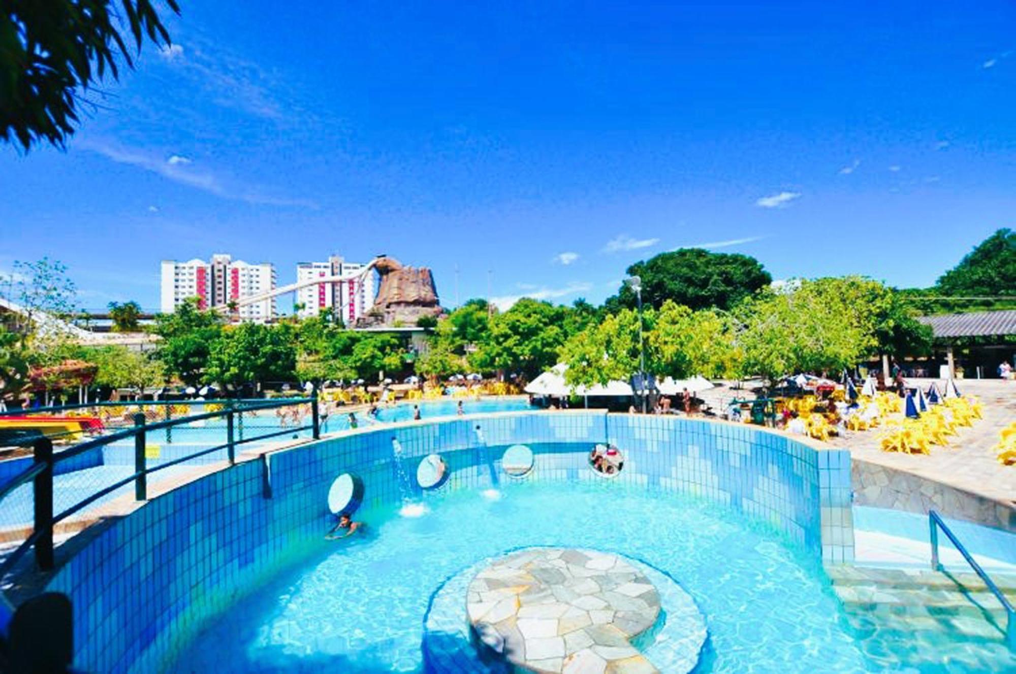 Piazza Diroma - Cortesia Park Diroma, Splash E Slide Aparthotel Caldas Novas
